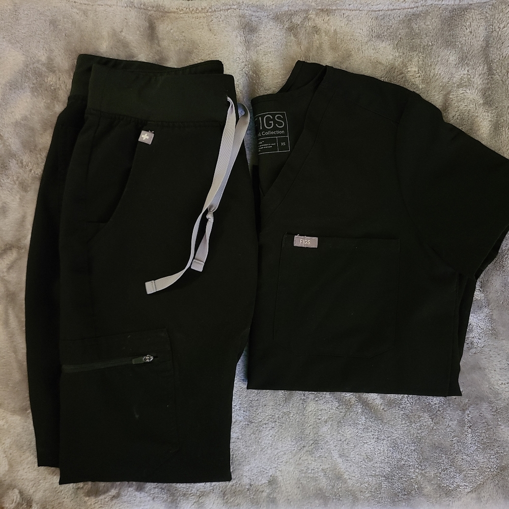Figs "The Set" Black Scrubs